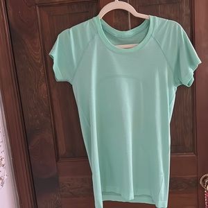 Lululemon swiftly tech short sleeve 2.0